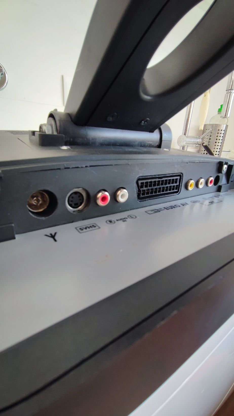 Televisão LCD Tekko 17" (17 polegadas)