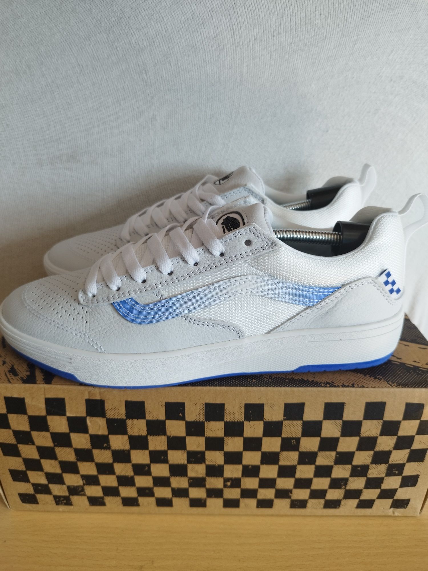 Vans tamanho 40 novos.