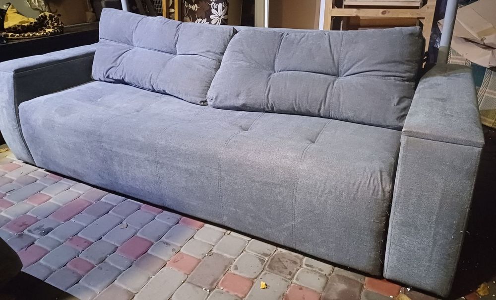 Продам диван еврокнижку .