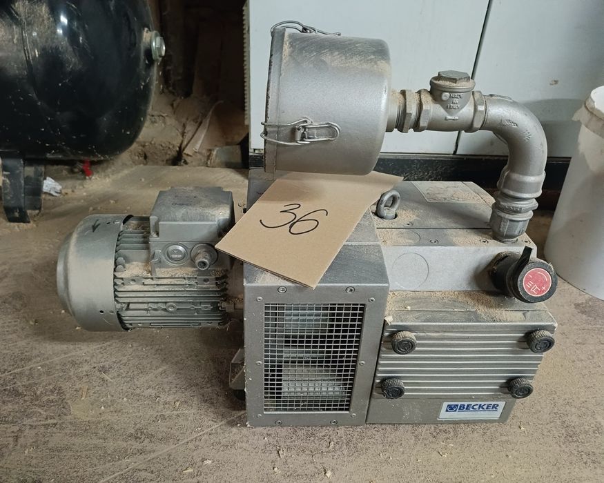 M.136 Pompa próżniowa (stan nieznany)