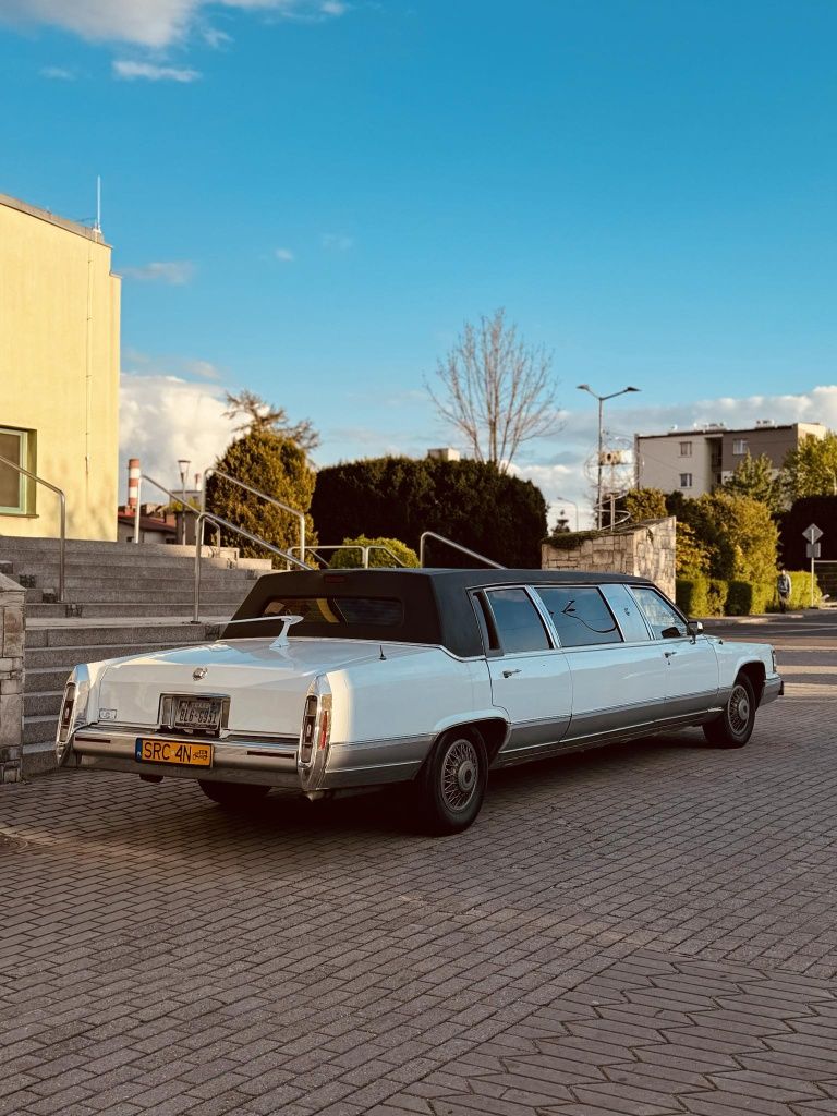 Cadillac Brougham Limuzyna 5.7 V8 8 osób Lincoln Buick Ford