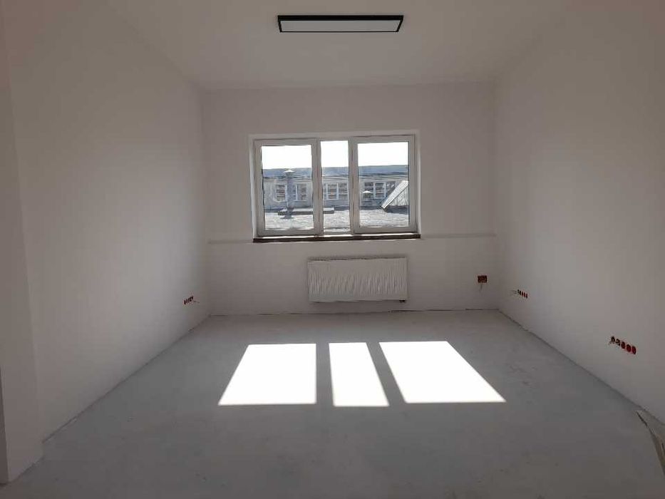 wynajmę ladne biuro 270m2 piętro widne Milanówek mozliwośc hostelu