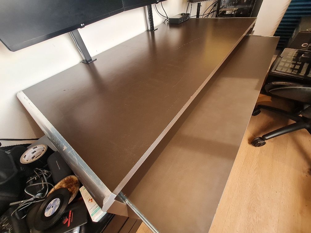 Mesa escritório impecável