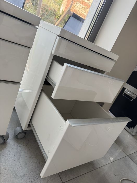Komoda Besta Burs Ikea na kółkach