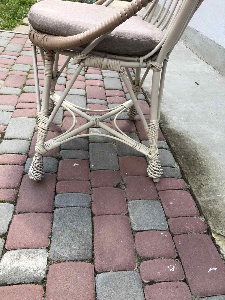 Крісло з ротангу, плетене з лози в ідеальному стані