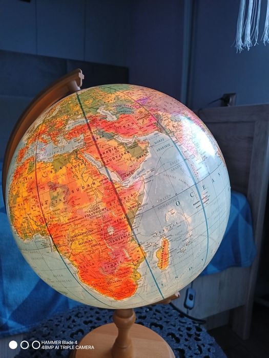 Podświetlany globus