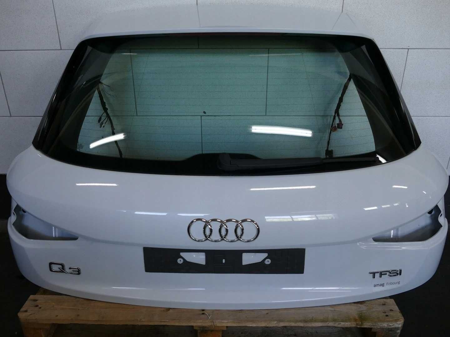 Audi Q3 8U Крышка багажника ляда