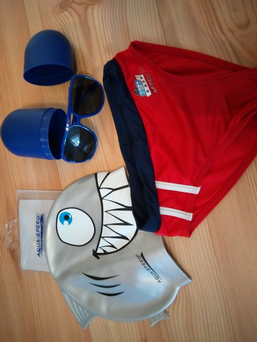 Zestaw.kąpielowy :czepek, kąpielówki i okulary p/słoneczne
