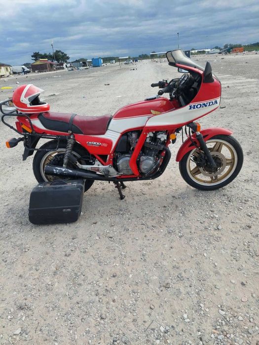 Motocykl Honda CB 900 F2