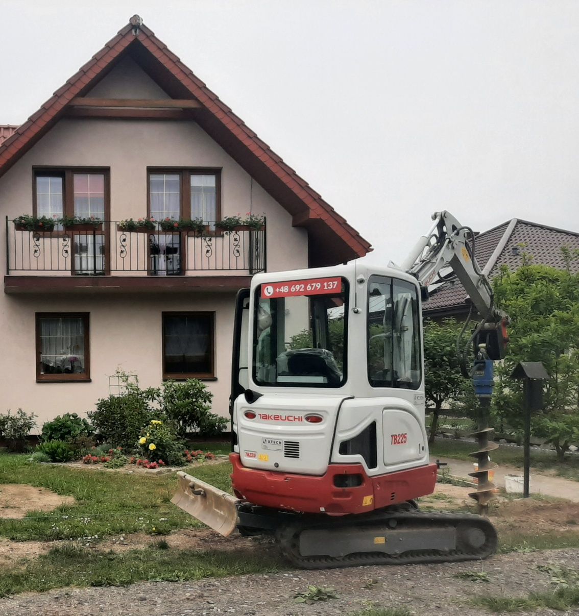USŁUGI MINIKOPARKĄ  wywrotka 3.5 t odwodnienia przyłącza drenaż