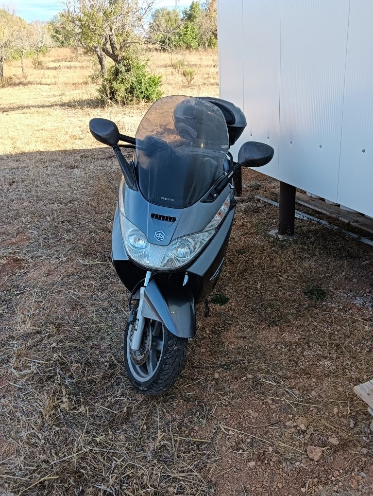 Scooter Piaggio X8