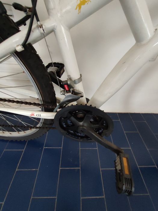 Bicicleta de montanha com velocidades