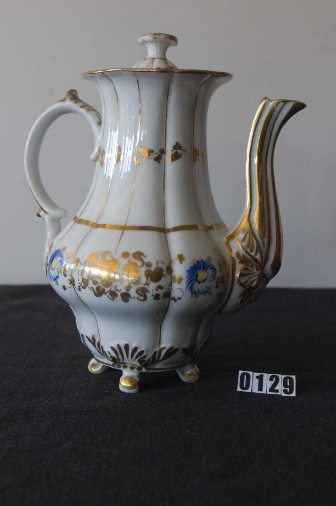 Bule em porcelana europeia