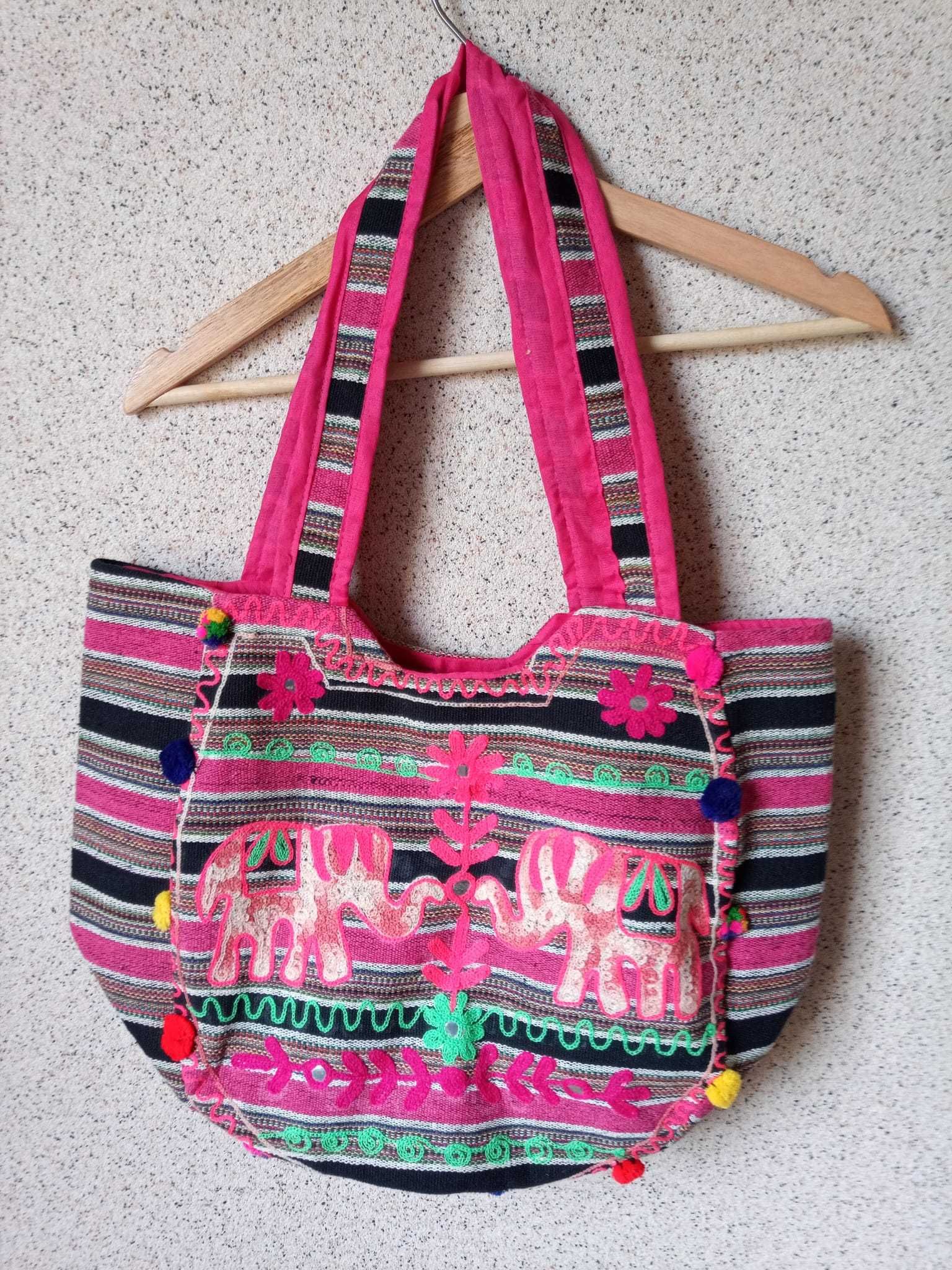Bolsa étnica bordada  à mão com espelhos NOVA