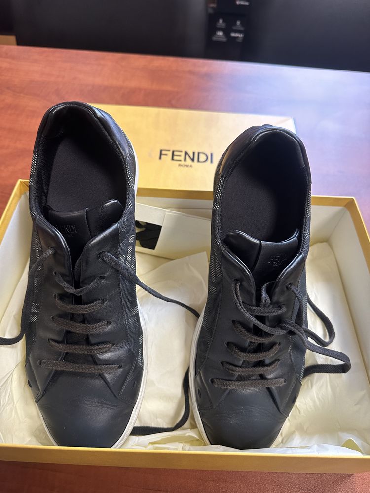 Vendo sapatilhas louis vuitton e Fendi