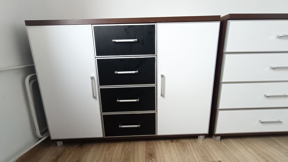 Komoda brązowo- biała 100 cm wysokości