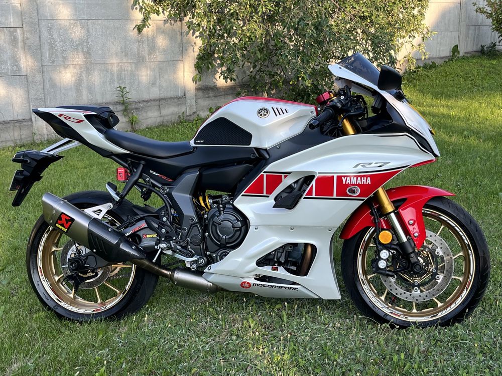Спортбайк Yamaha YZF R7 2023 Akrapovic ямаха р7 мт-07 мт-09