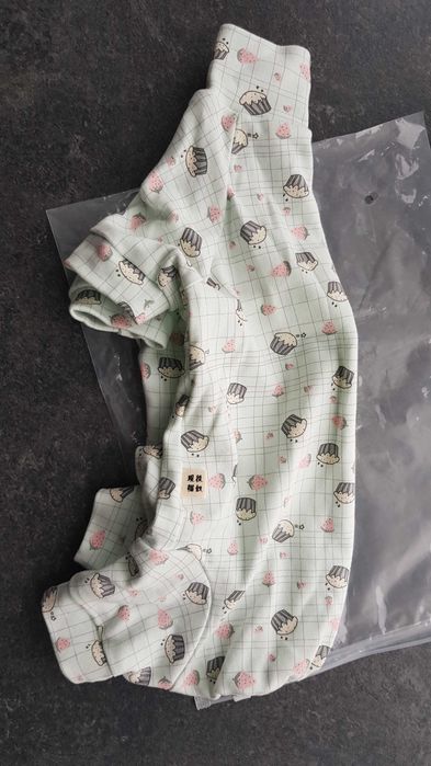 Зоотовари для котів та маленьких собак, переноска, одяг тощо