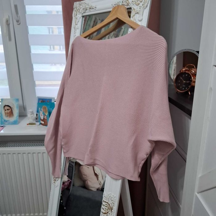 Wyprzedaż szafy kazdy sweter po 20zl