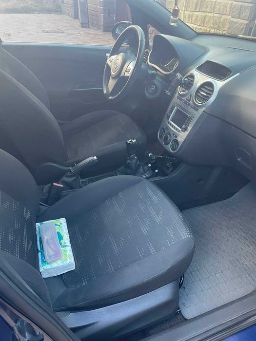 Opel Corsa 2012 б/у