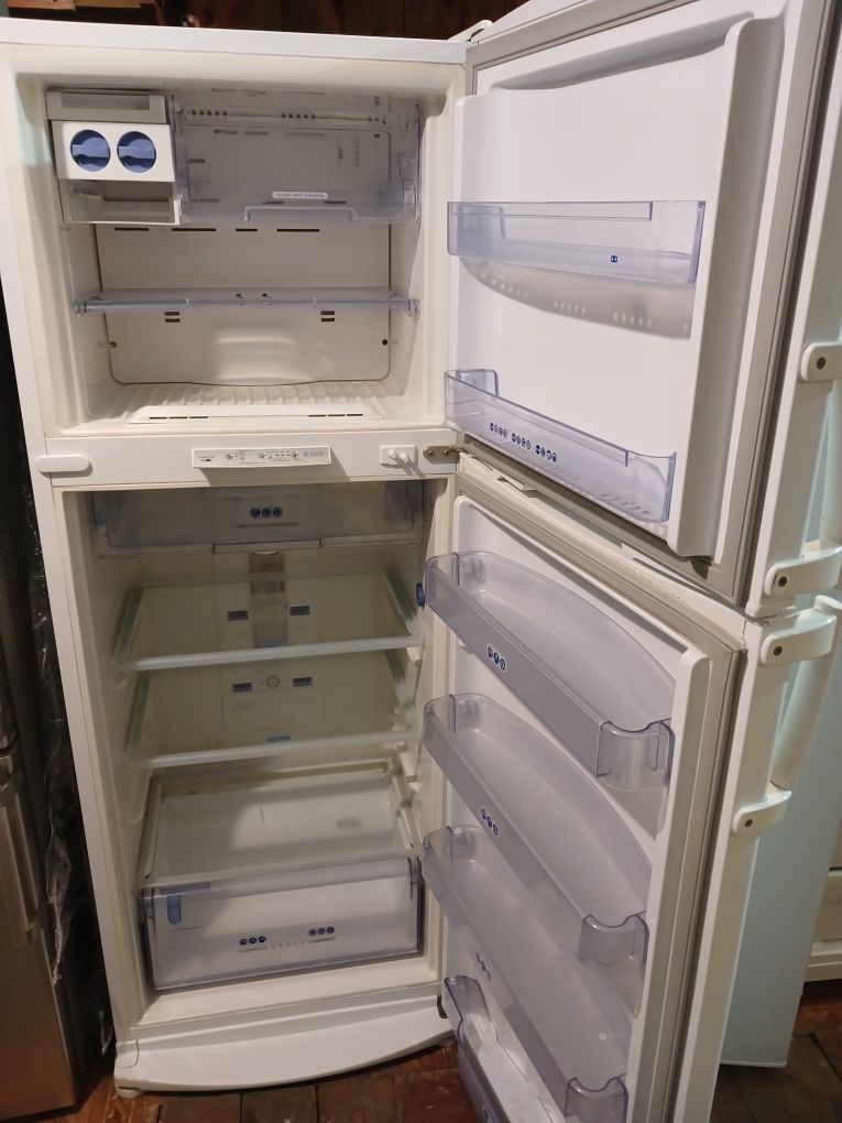 Двухкамерный холодильник Whirlpool No Frost Доставка/Отправка