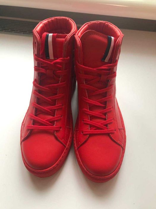 Стильні нові жіночі напічеревики Rossignol (Франция) 38 розміру.