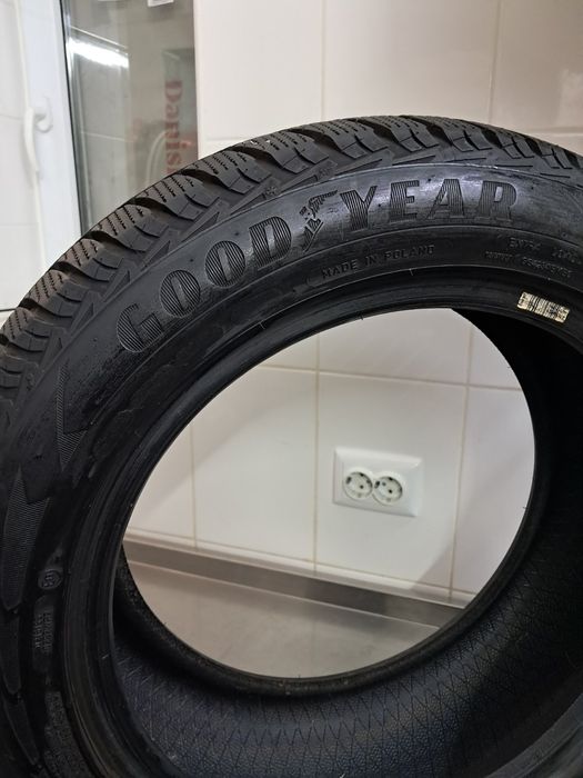 Продам шини зимові  Goodyear Ice2 ultragrip 205/55 R16 94t