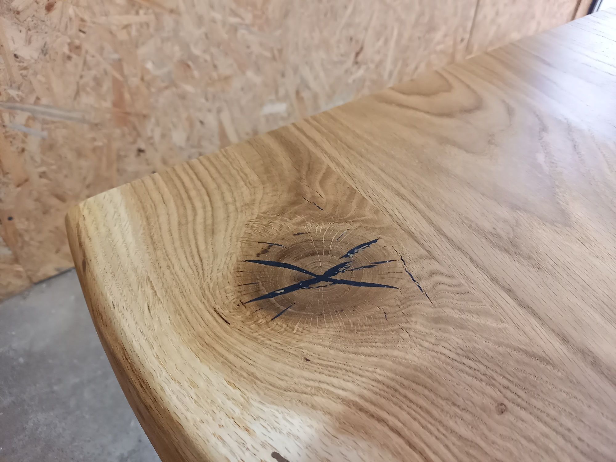 Blaty dębowe z ofliisem , naturalną krawędzią