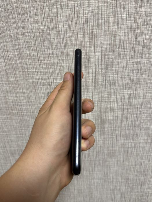 Samsung Galaxy A04e 3/64GB — чорний, гарний стан, поклеєне скло