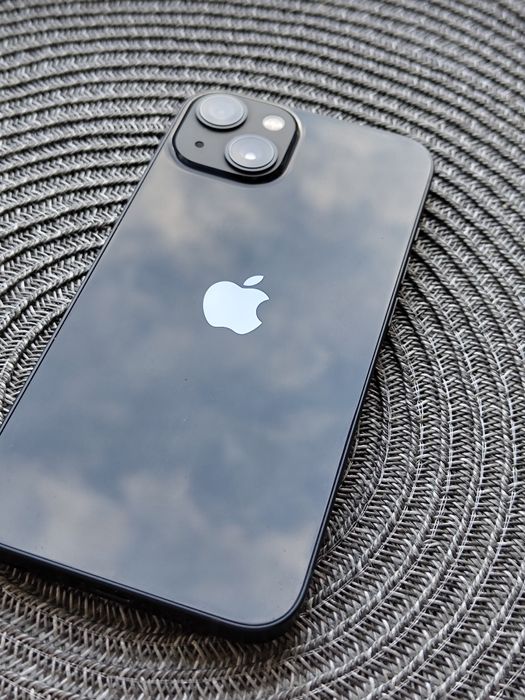 IPhone 13  midnight 256gb  battery 87%