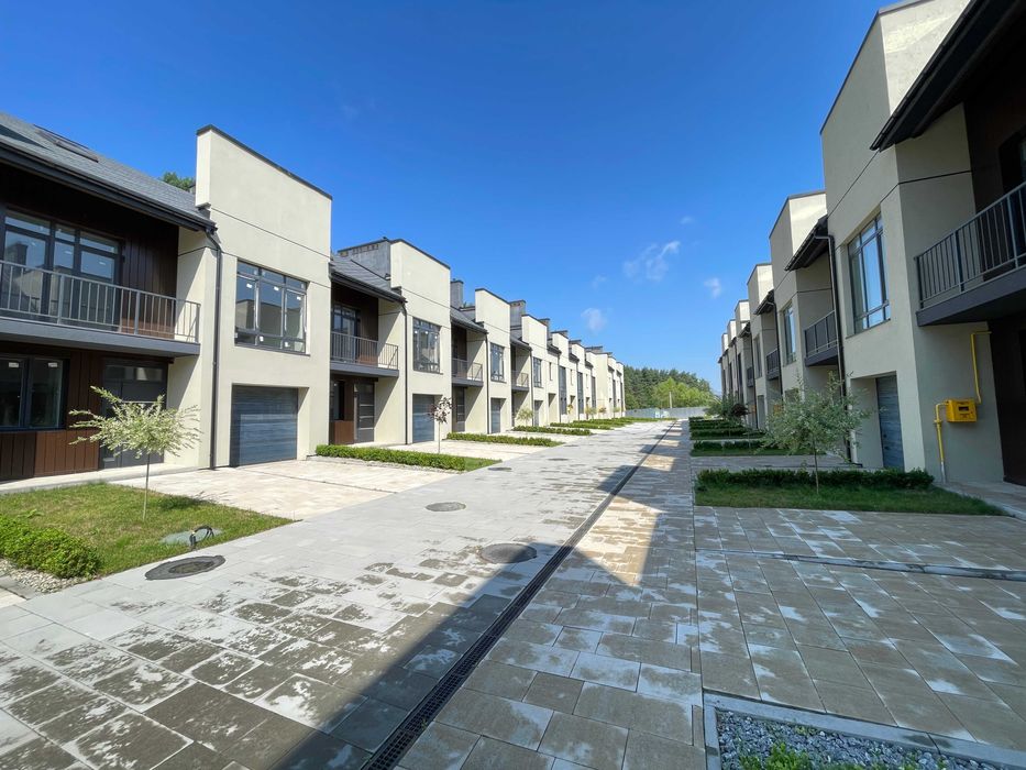 Продам 5 кімнатний будинок 211 кв.м. с. Солуки!