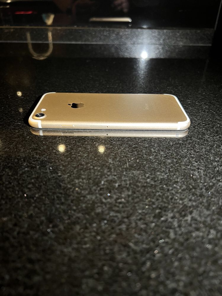 iPhone 7 128GB Złoty Gold Stan BDB, od osoby prywatnej.