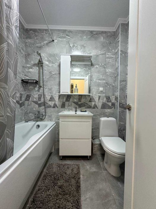 Продаж 2-кімнатної квартири в новому будинку в центрі міста