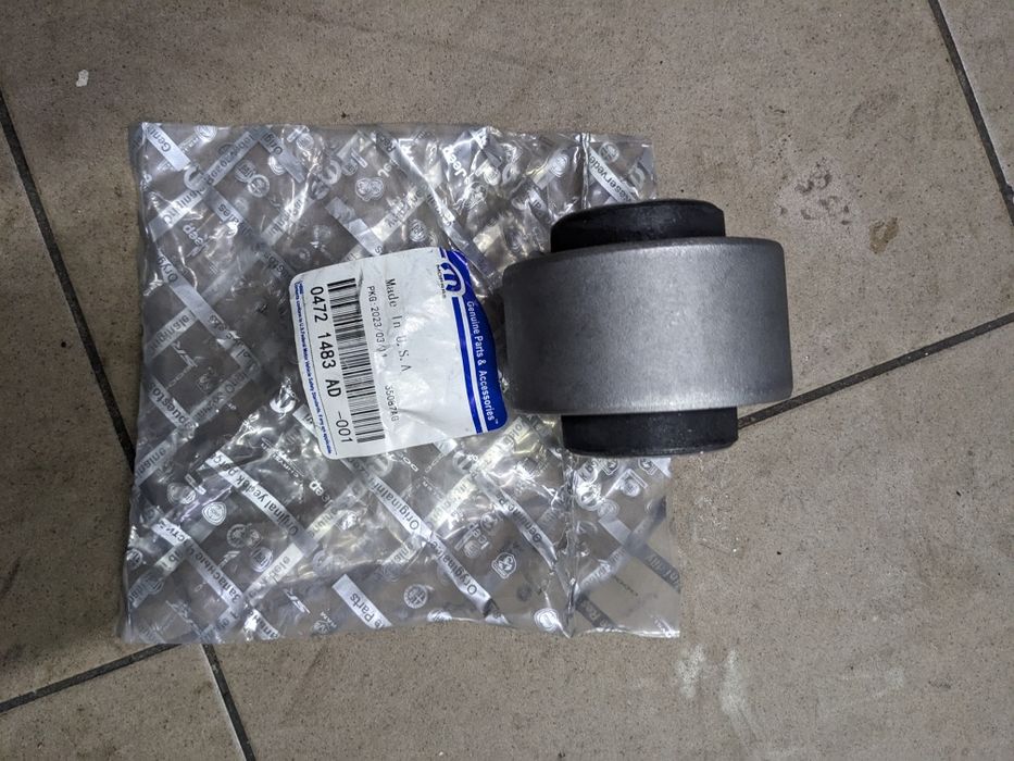 Сайлентблоки переднього важеля Dodge Journey