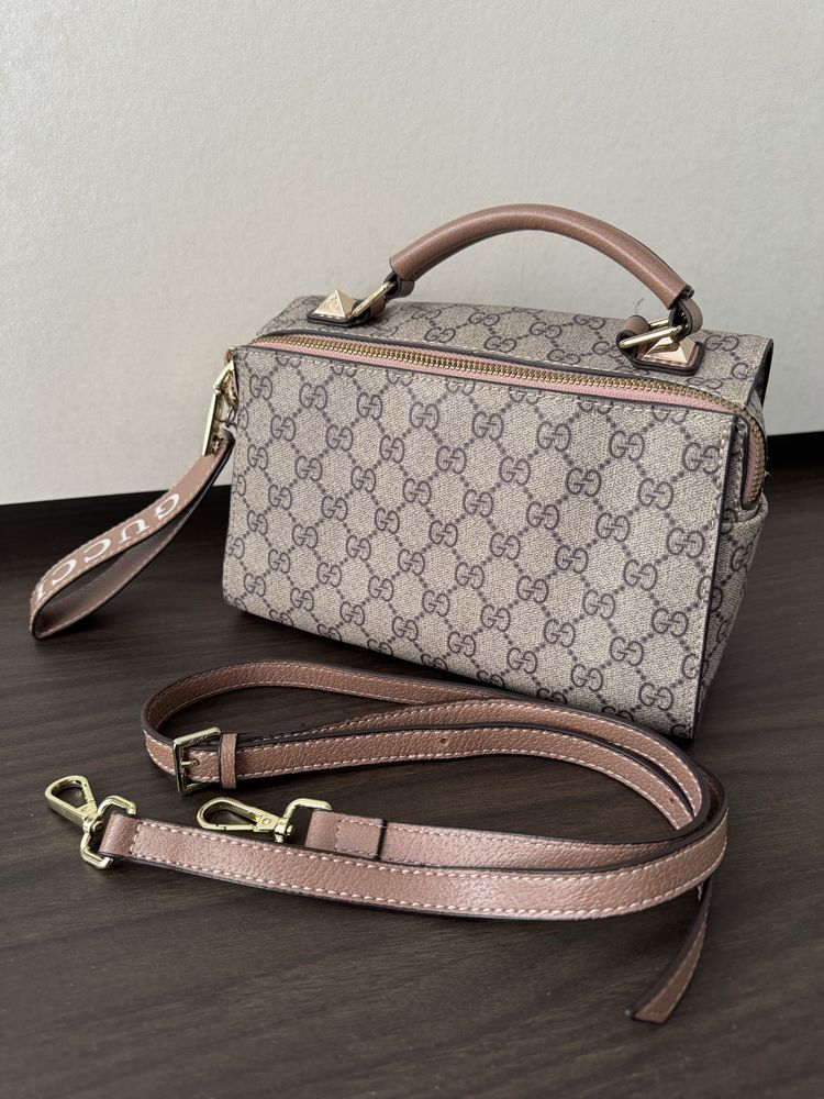 Сумка Gucci с ремешком