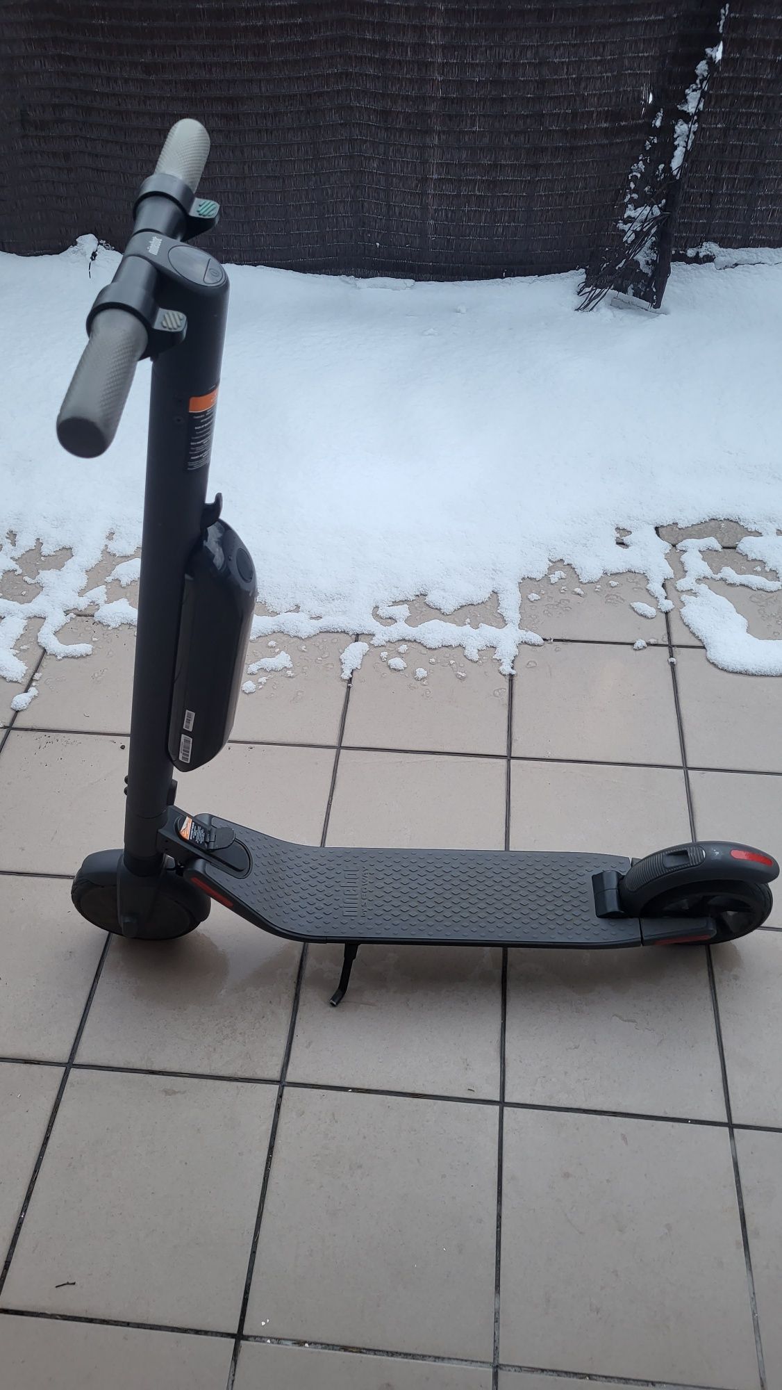 Hulajnoga elektryczna Segway Ninebot KickScooter ES2