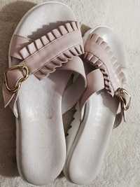 Klapki sandały damskie skórzane wsuwane z falbanką Twinset Vera Pelle