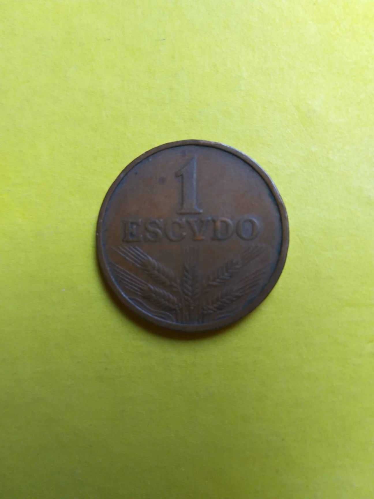 UM ESCUDO (1$00) BRONZE 1969