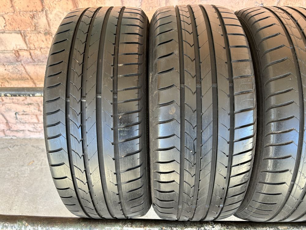 Комплект Літніх Шин 195/55R15 Good Year