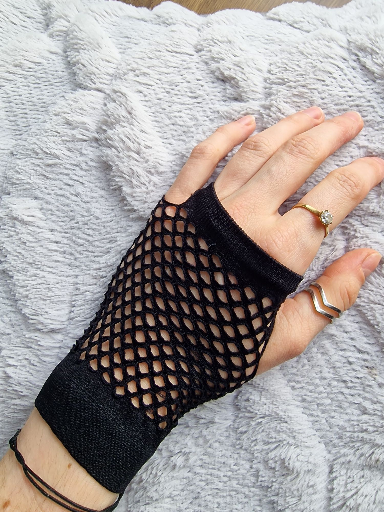 Czarne rękawiczki bez palców siateczkowe kabaretki gothic emo y2k