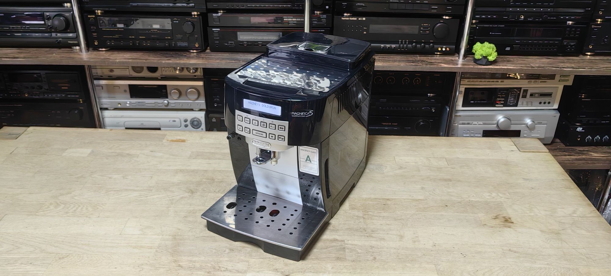 Кавова машина Delonghi Magnifica S Cappuccino