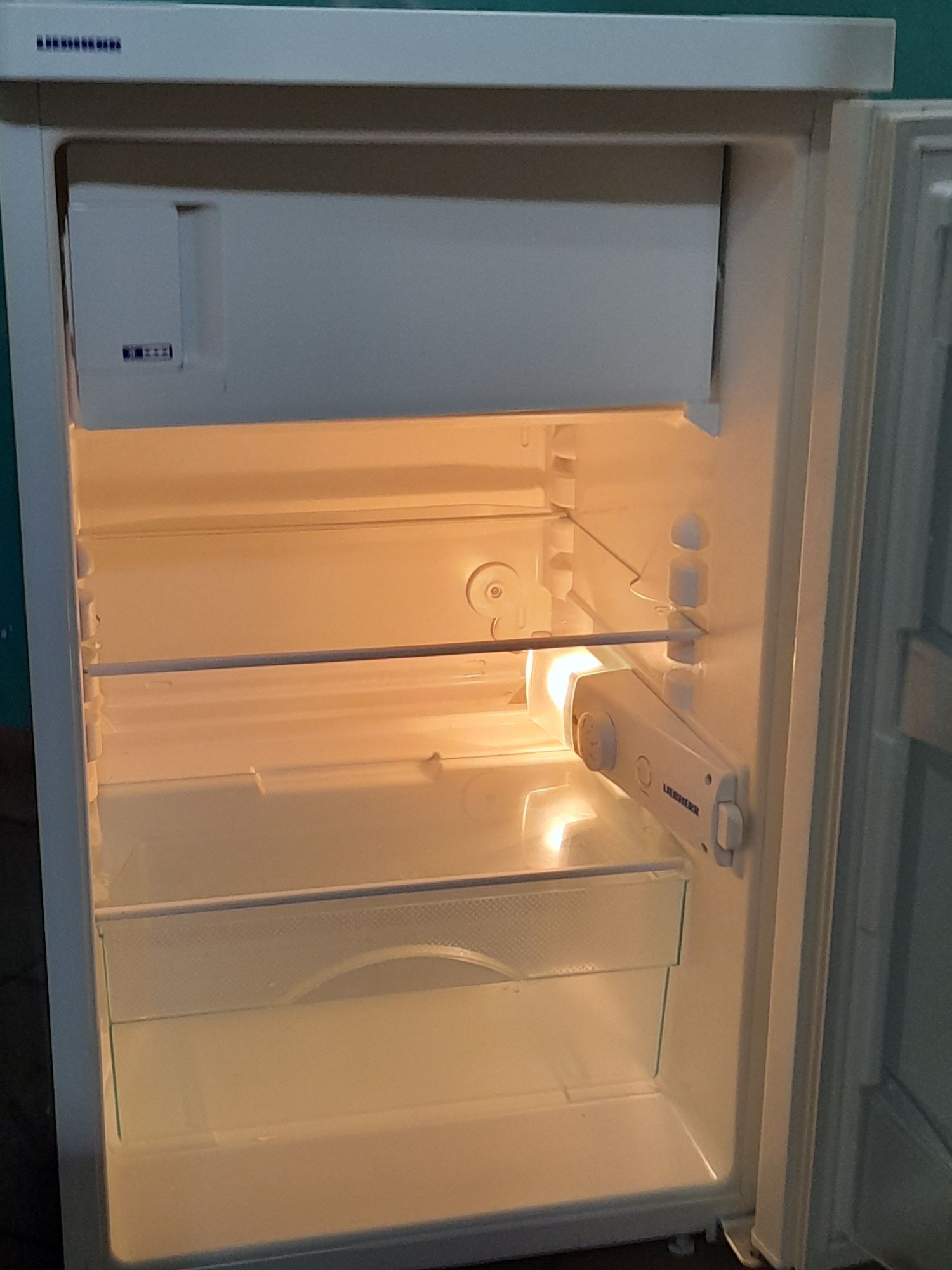 Холодильник Libher з морозилкою  0.50/0.85см