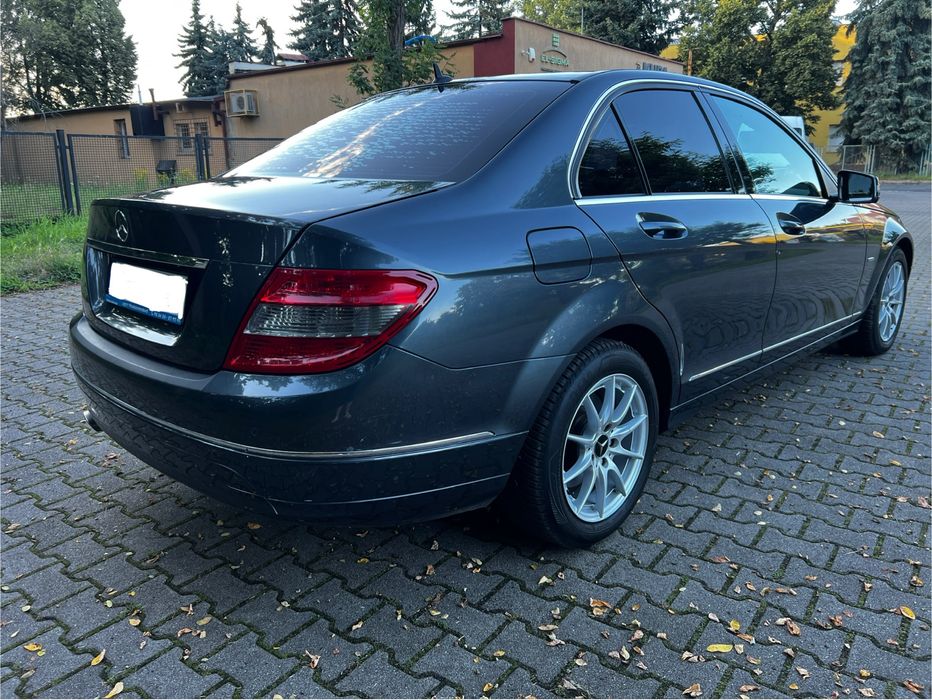 Mercedes-Benz C200 1.8 CGI 184KM Avantgarde 2010 Jasne wnetrze