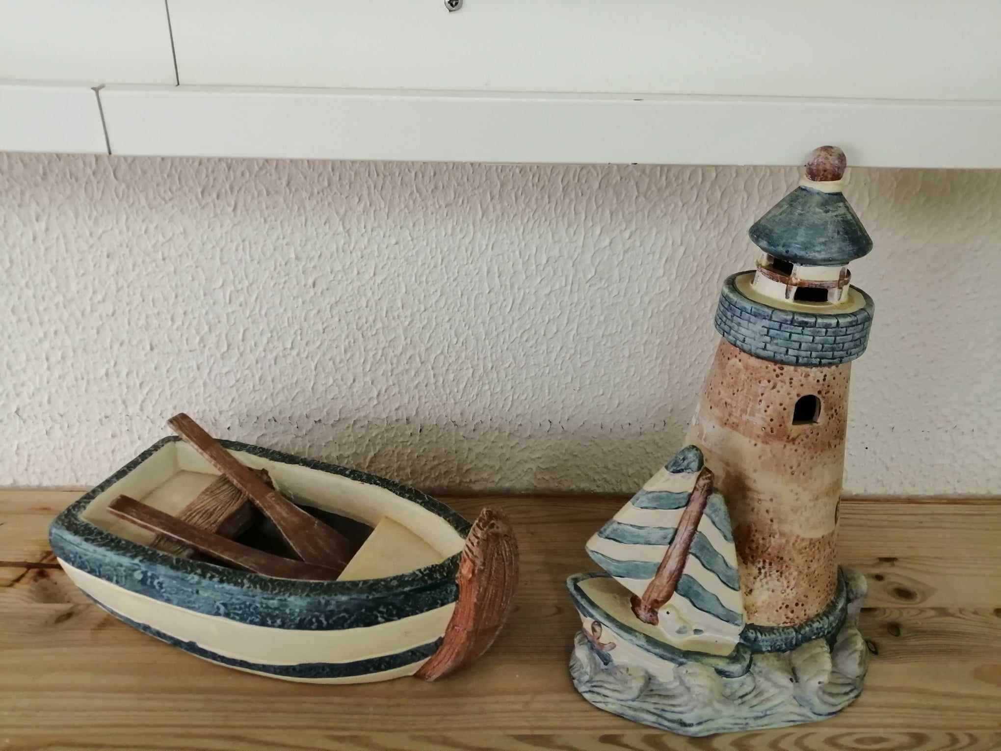 Farol e Barco em Cerâmica - Figuras Decorativas - NOVO