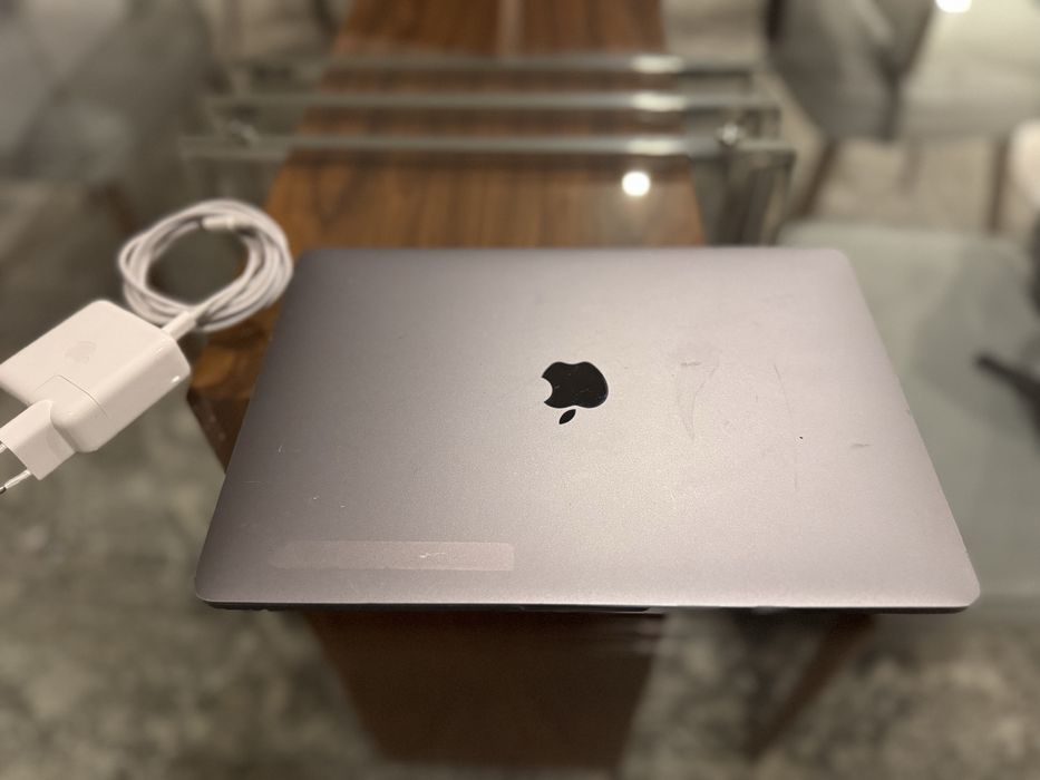 MacBook Pro (13-inch, 2017,Two Thunderbolt 3 ports)