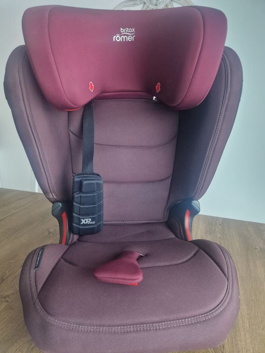 BRITAX RÖMER Kidfix III M Burgundy Red Fotelik samochodowy