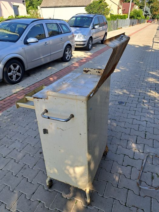 Szafka medyczna metalowa