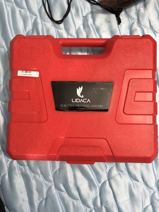 Tesoura de poda a bateria