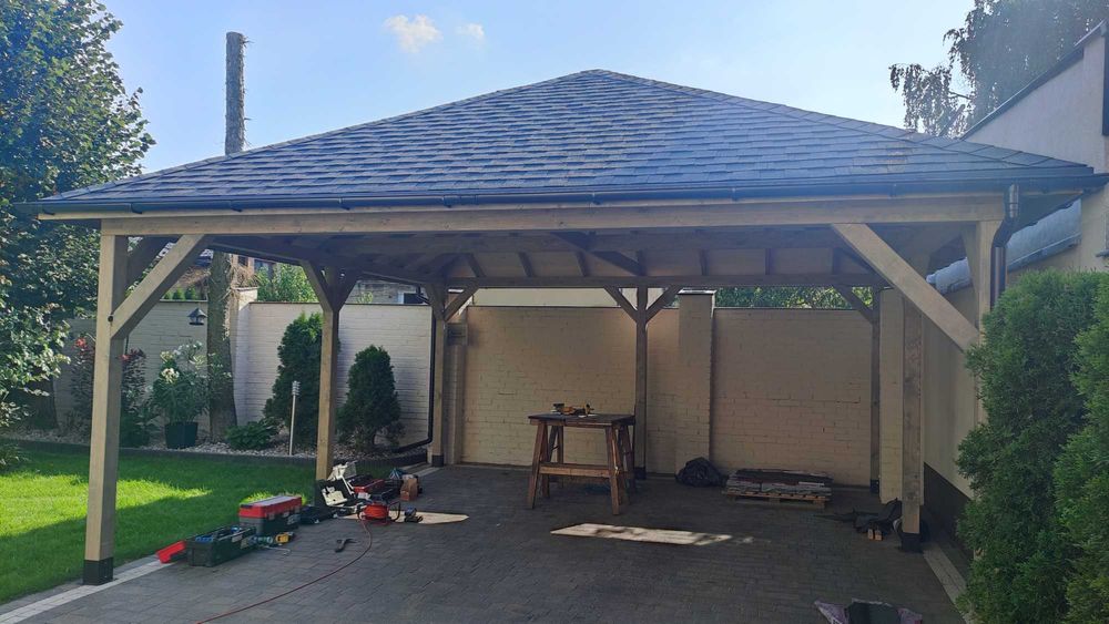 Wiata, zadaszenie na samochód z drewna garaż