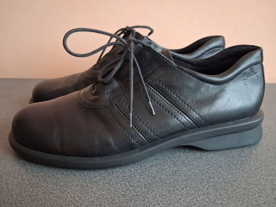 Ecco  шкіряні туфлі 41 р.